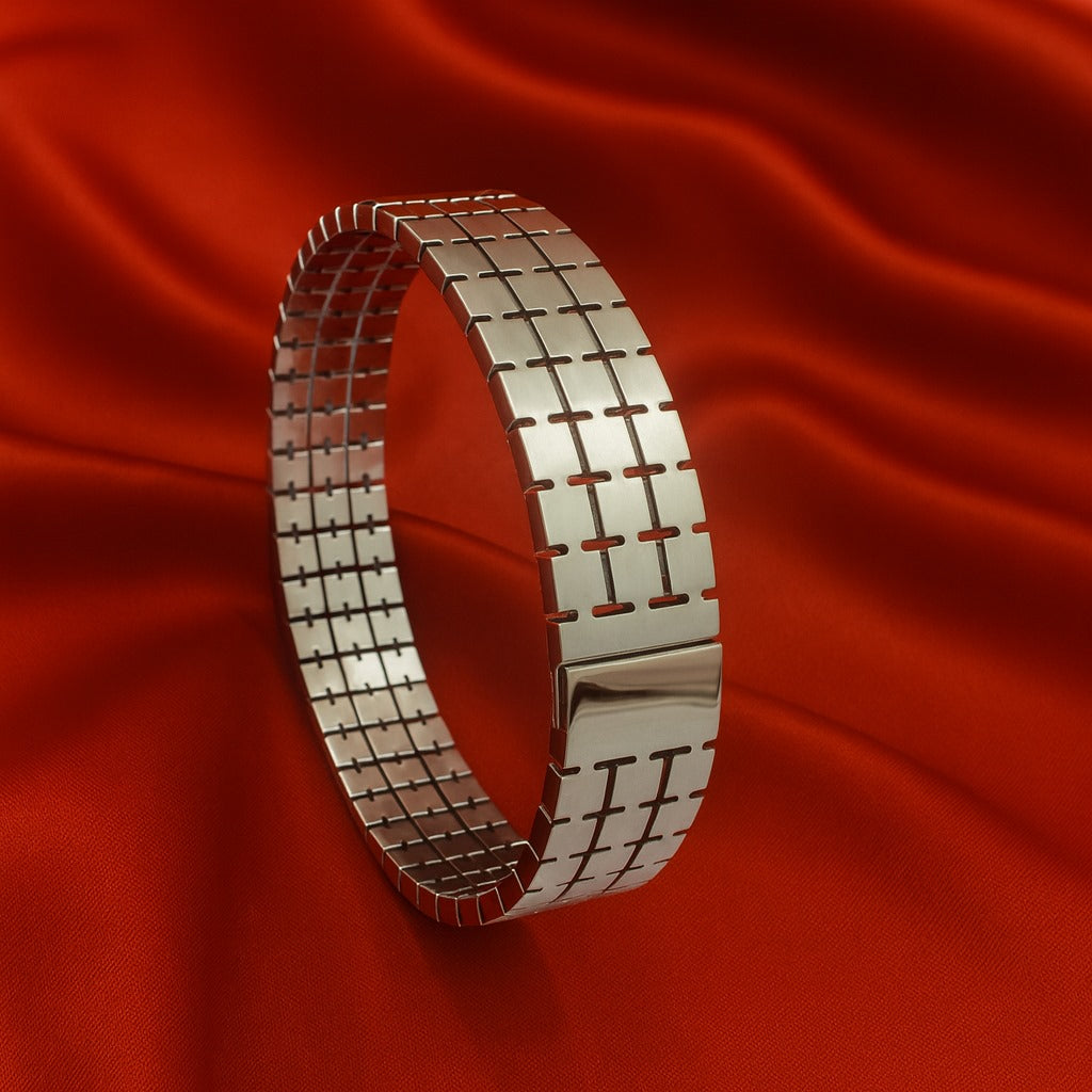 Classic Silver-Tone Grid Bracelet – Unisex Modern Design