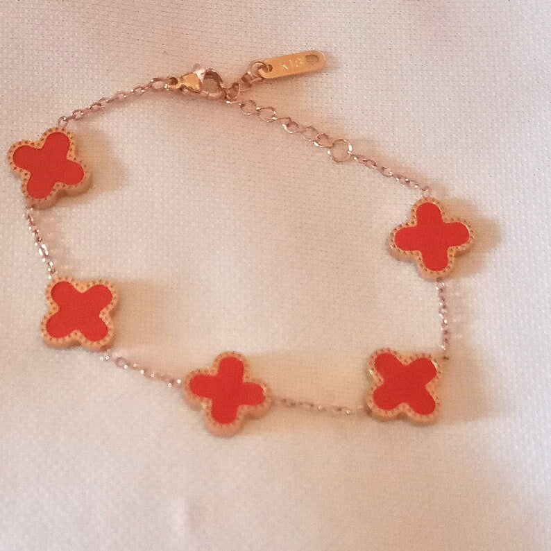 Red Clover Charm Bracelet – Elegant Gold-Plated Chain for Women | Adorable Hub